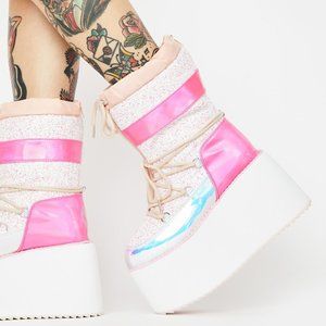 Dolls Kill Y.R.U. Platform Winter Boots Size 7